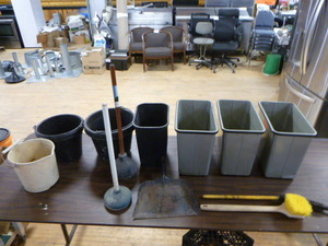 lot 125 image: Cleaning Items