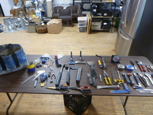 lot 13 image: Variety of Roofing Tools