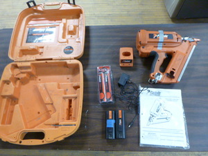 lot 17 image: Paslode Cordless 30 Degree Framing Nailer