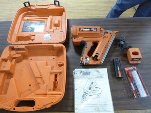 lot 18 image: Paslode Cordless 30 Degree Framing Nailer