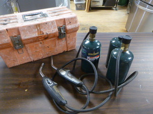 lot 25 image: 2 Benzomatic Pistol Torches