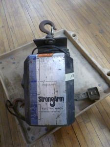 lot 77 image: Strong Arm Electric Winch