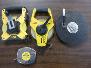 lot 92 image: 4 Tape Measures