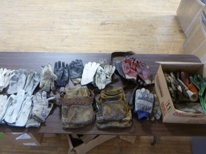 lot 97 image: Lot of Work Gloves