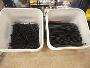 lot 128 image: Lot of Square Head Screws
