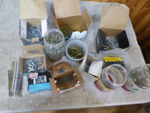 lot 140 image: Miscellaneous Nails