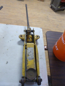 lot 169 image: Floor Jack