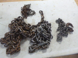 lot 187 image: Lot of Chains