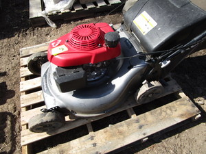 Honda twin blade mower, working las...