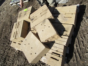 Versa Lock wall block, tan 13 piece...