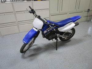 2002 Yamaha TT-R 125 Dirt Bike
