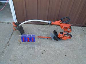 Black & decker 110 volt string trimmer & hedge trimmer. As shown.