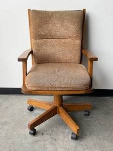 lot 9 image: Wood Office Chair