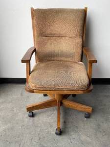lot 10 image: Wood Office Chair