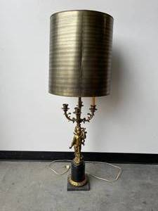 lot 15 image: Vintage Marble Base Cherub Lamp