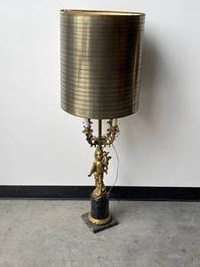 lot 16 image: Vintage Marble Base Cherub Lamp