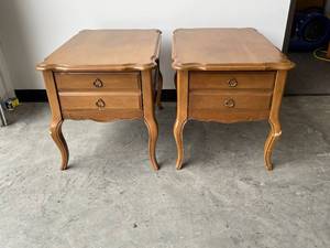 lot 23 image: Mid Century Bassett Furniture End Tables