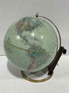 lot 36 image: Better Homes & Garden Globe
