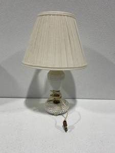 lot 50 image: Mid Century Milk Glass Table Lamp