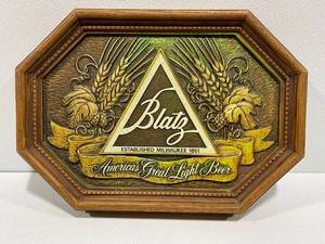 lot 72 image: Blatz Plastic Beer Sign