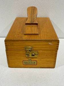 lot 75 image: Griffin Shoeshine Box