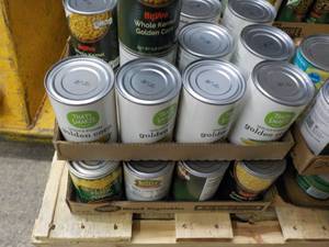 24 Cans Corn best date 092022...