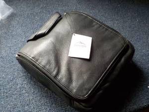 Canyon Leather Hanging Travel Bag...