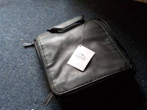 Canyon Leather Hanging Travel Bag...