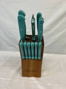 MSRP $120 14-Piece Turquoise Cowboy Rustic Durable Stainless Steel While The Colorful, Ergonomic Handles Provide Both Aesthetic Appeal And Comfort Cutlery Set - Great Quality &amp Condition - Knives Are Still Very Sharp