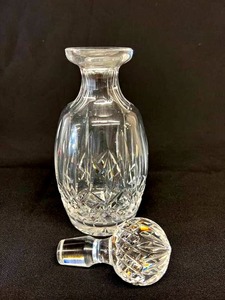 BEAUTIFUL WATERFORD CRYSTAL SPIRIT LIQUOR DECANTER WITH STOPPER - ACID ETCHED LABEL ON BOTTLE SIDE NEAR BASE WITH UNUSUAL PINHOLE MARK NEXT TO IT - SEE PICTURES