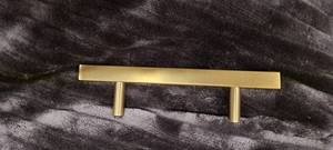 lot 107 image: Brainard Drawer Pulls (11)