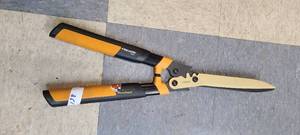 lot 138 image: Fiskars Hedge Trimmer