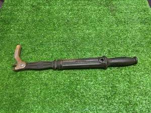 lot 87 image: Nail Puller