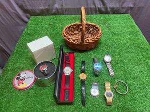 lot 89 image: Basket of Watches