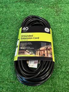lot 103 image: New 40 Grounded Extension Cord