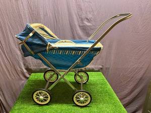 lot 110 image: Doll Carriage