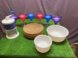lot 116 image: White Glass Mixing Bowls & Misc