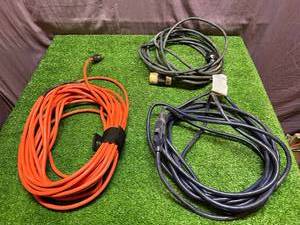 lot 119 image: Extension Cords