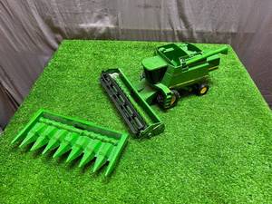 lot 30 image: John Deere 9510 Combine