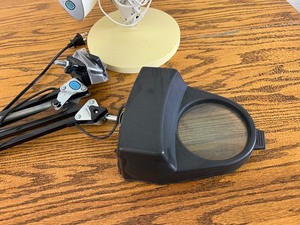 lot 131 image: Adjustable Magnifying Lamp & Adjustable Lamp