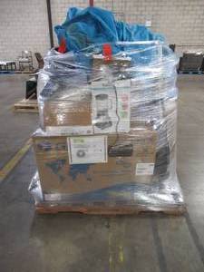 LARGE WHOLESALESALVAGE PALLET (Approximately 20 Pieces),  Of Small Appliances, Small Housewares and More