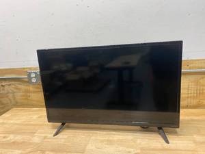 lot 73 image: VIZIO 32 Class HD (720p) Smart LED TV (D32h-F1)