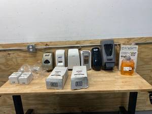 lot 80 image: Lot of Soap Dispensers with Soap