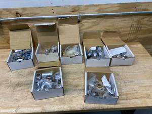 lot 118 image: LINCOLN Lot of 2 and 3-Valve Rebuild Kits