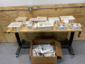 lot 122 image: Lot of Washing Machine Hook-Up Parts