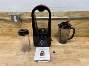 lot 128 image: TODD ENGLISH 800W Speed Vacuum Blending System