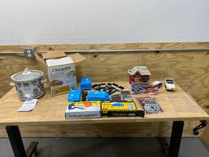 lot 140 image: Lot of Various Items