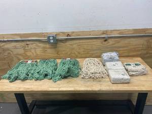 lot 147 image: RUBBERMAID Lot of Mop Heads