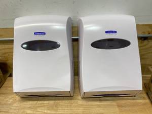 lot 171 image: KIMBERLY CLARK Lot of 2- Professional Universal Folded Paper Towel Dispensers (09906)