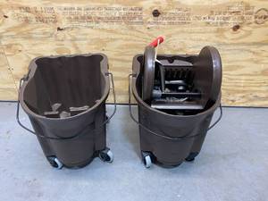 lot 176 image: RUBBERMAID COMMERCIAL PRODUCTS Lot of 2- Mop Buckets